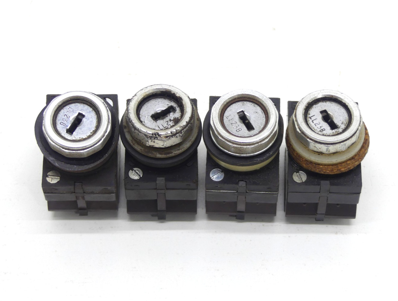(Set of 4) Gemco 404S2X411 3 A3 Key Selector Switches