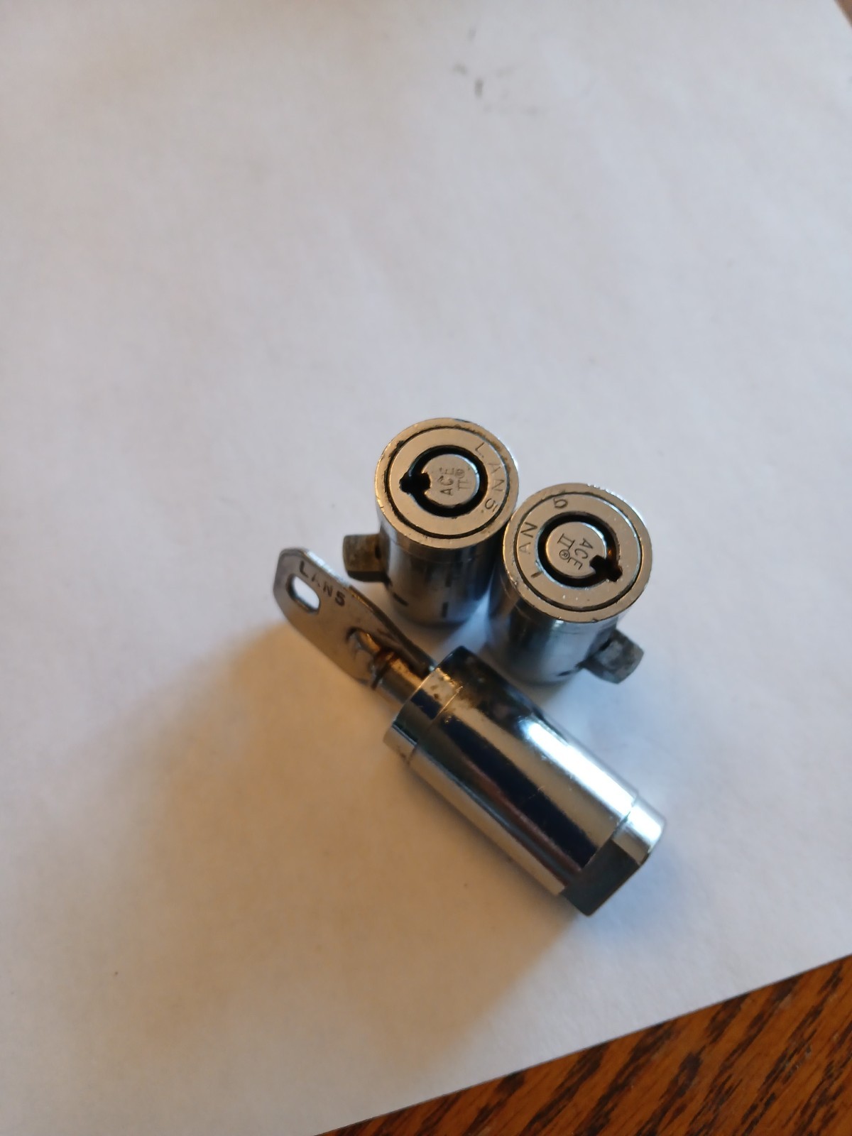 Snack soda drink vending machine key #LAN 5 + lot of 3 locks used barrel style