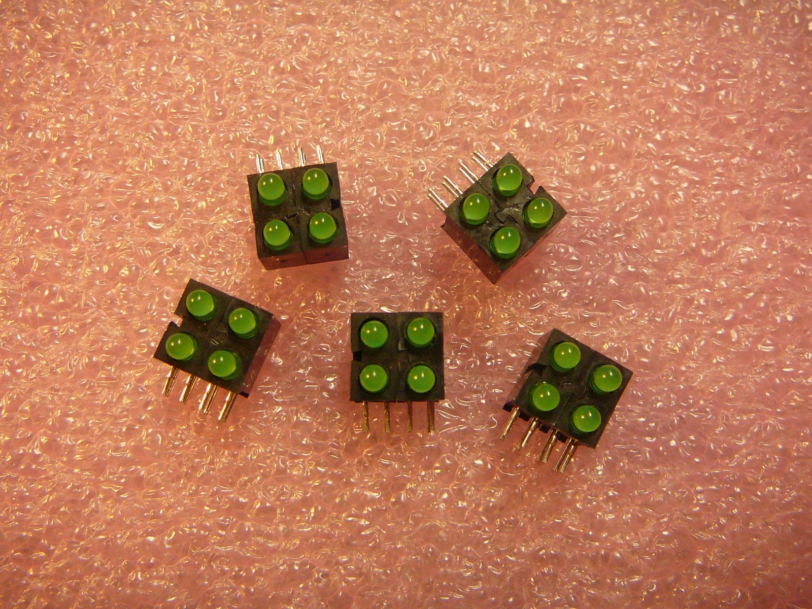 KINGBRIGHT Bi-Level 3mm CBI (LED), Green Diffused R/A 565nm  **NEW** 5/PKG
