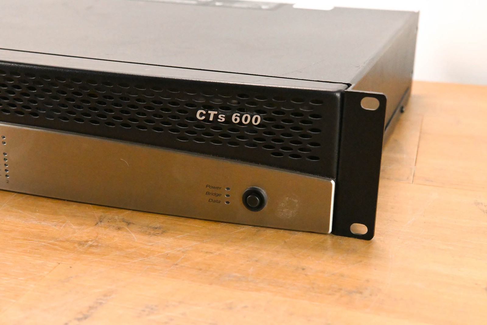 Crown CTs 600 Two-Channel 300W Power Amplifier CG01Y1A