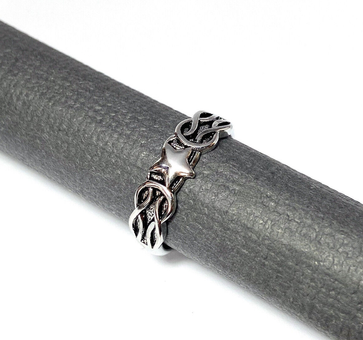 Weave Pattern w/ Star and Moons Center Adjustable Mid Ring / Toe Ring