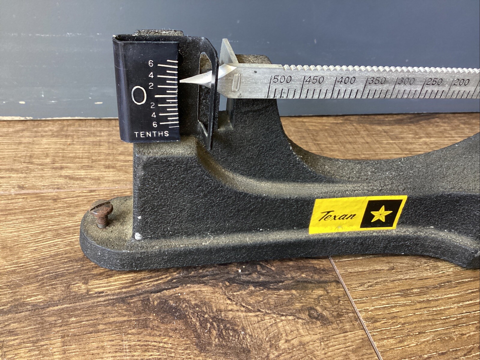 VINTAGE TEXAN RELOADING POWDER SCALE Good Shape Free Ship