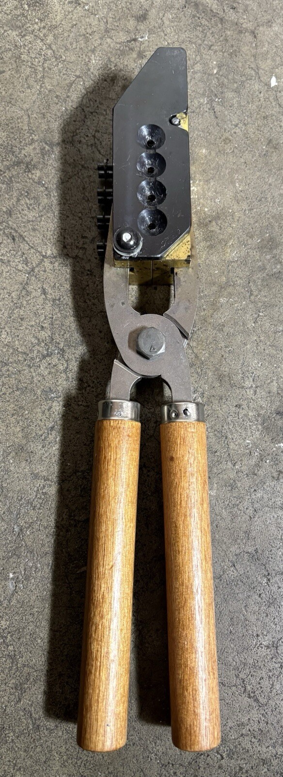 MP  C385-180RF 4 Cavity Mold Lee 6cav Handles 180gn HP And Solid .358 Diameter