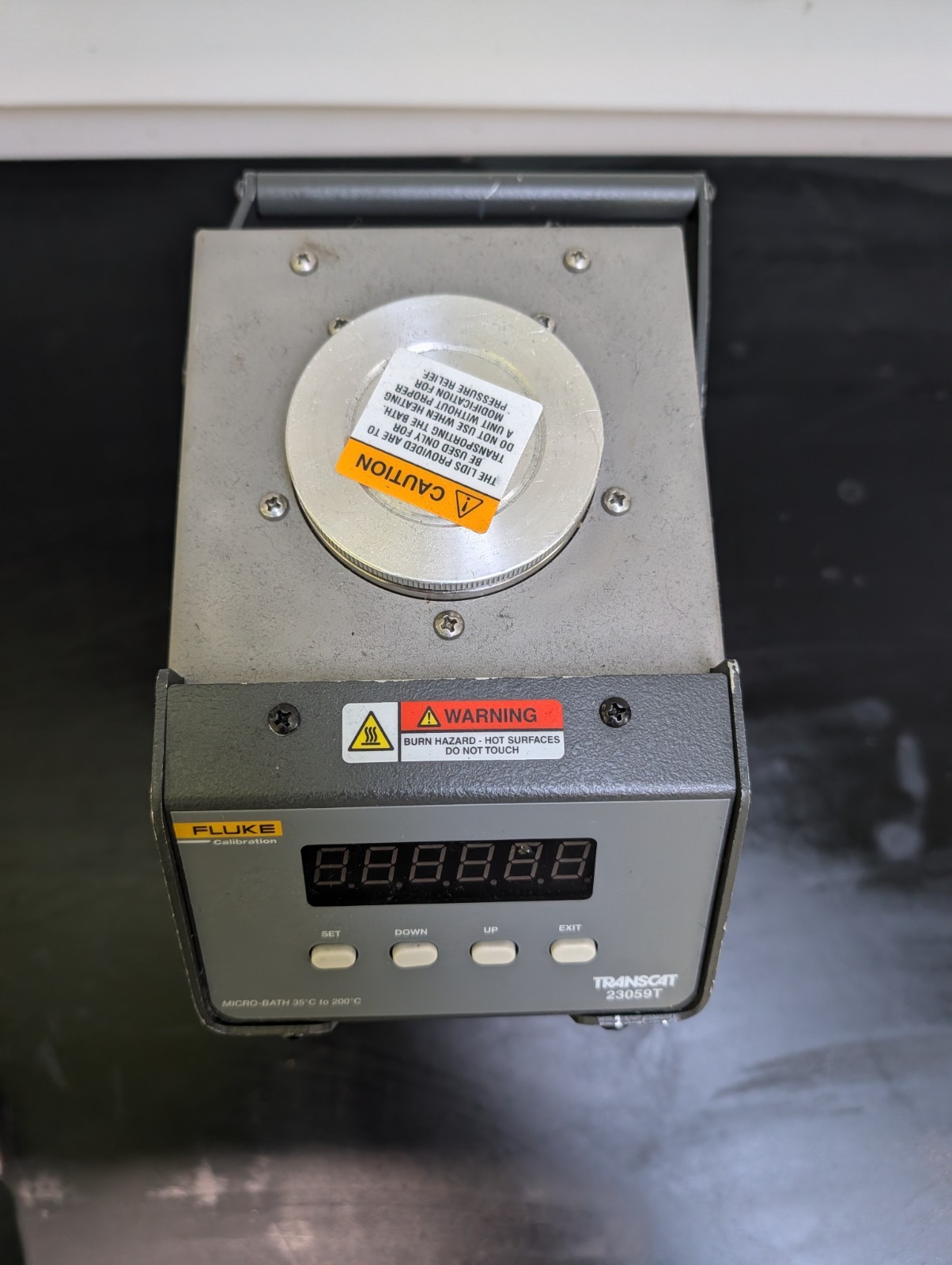 Hart Scientific/Fluke 6102 Liquid Temperature Bath Calibrator, 35 to 200°C QF35