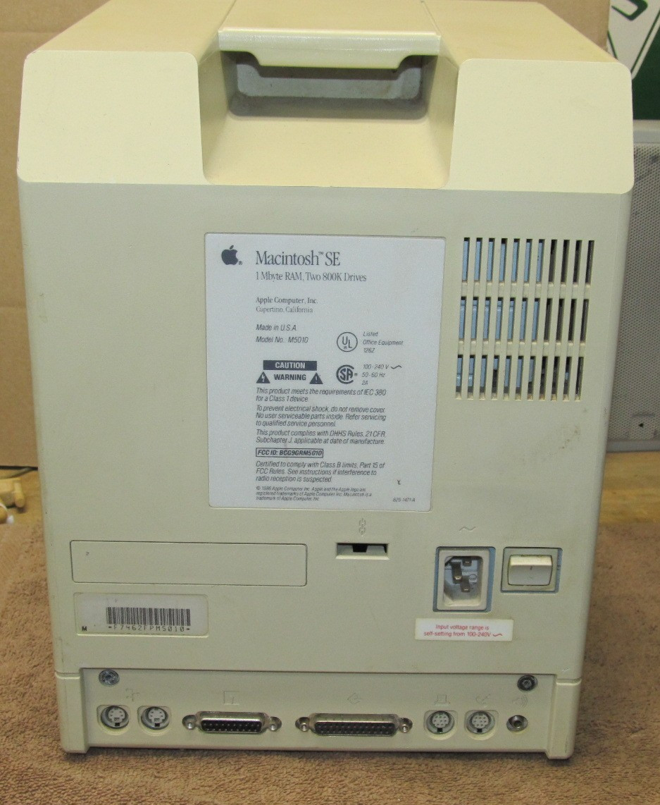 Vintage Apple Macintosh SE M5010 Computer
