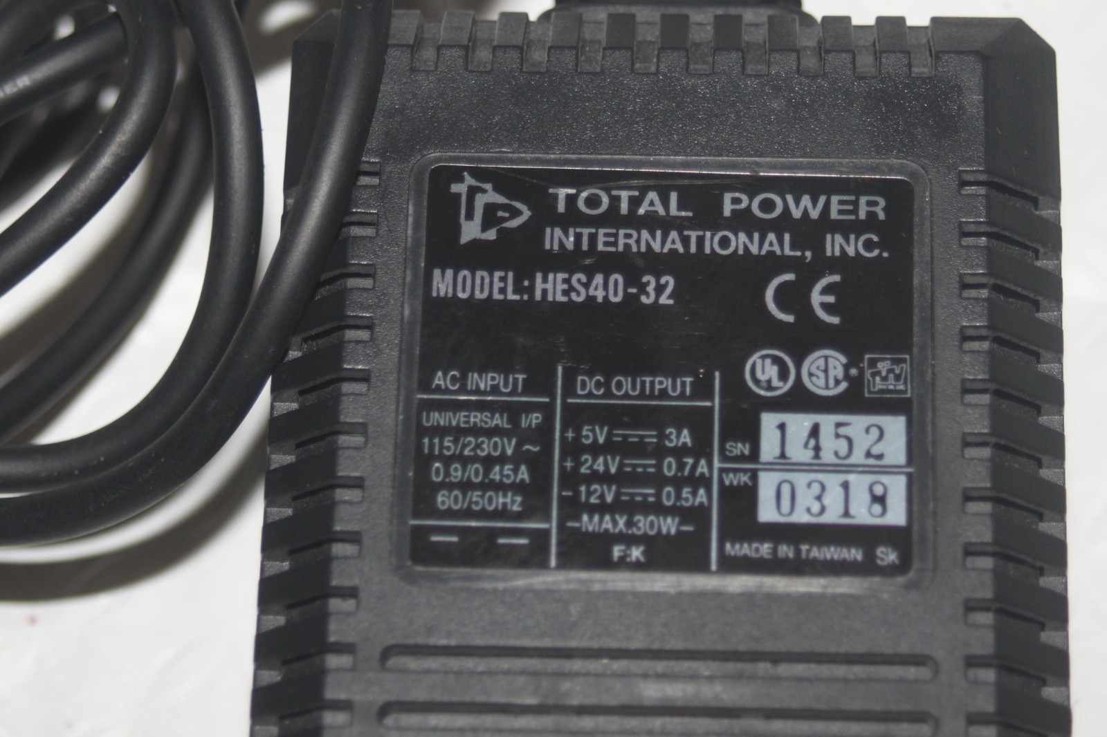 Total Power International HES40-32 AC Adapter 5V 3A