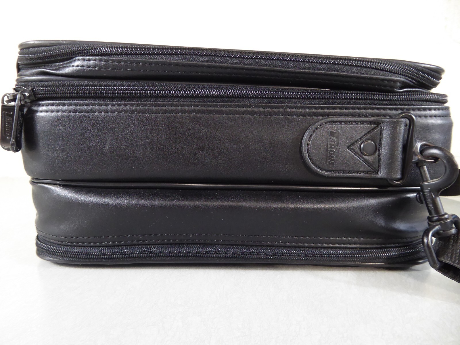 TARGUS Multi-pocket Laptop Carrying Case Bag W/Shoulder Strap Model CUN1 