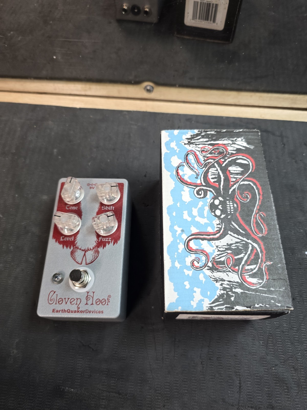 EarthQuaker Devices Cloven Hoof Fuzz Pedal