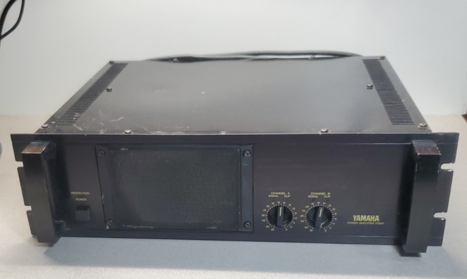 Yamaha P2250 Stereo Power Amplifier  - Tested and working