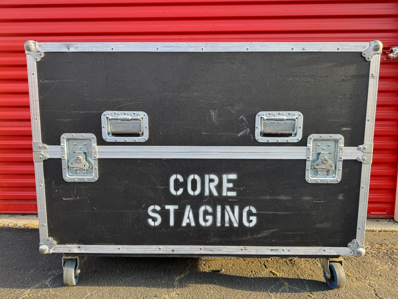 Professional Clamshell Rolling A/V ROAD CASE ONLY for 42"+ Display Monitors