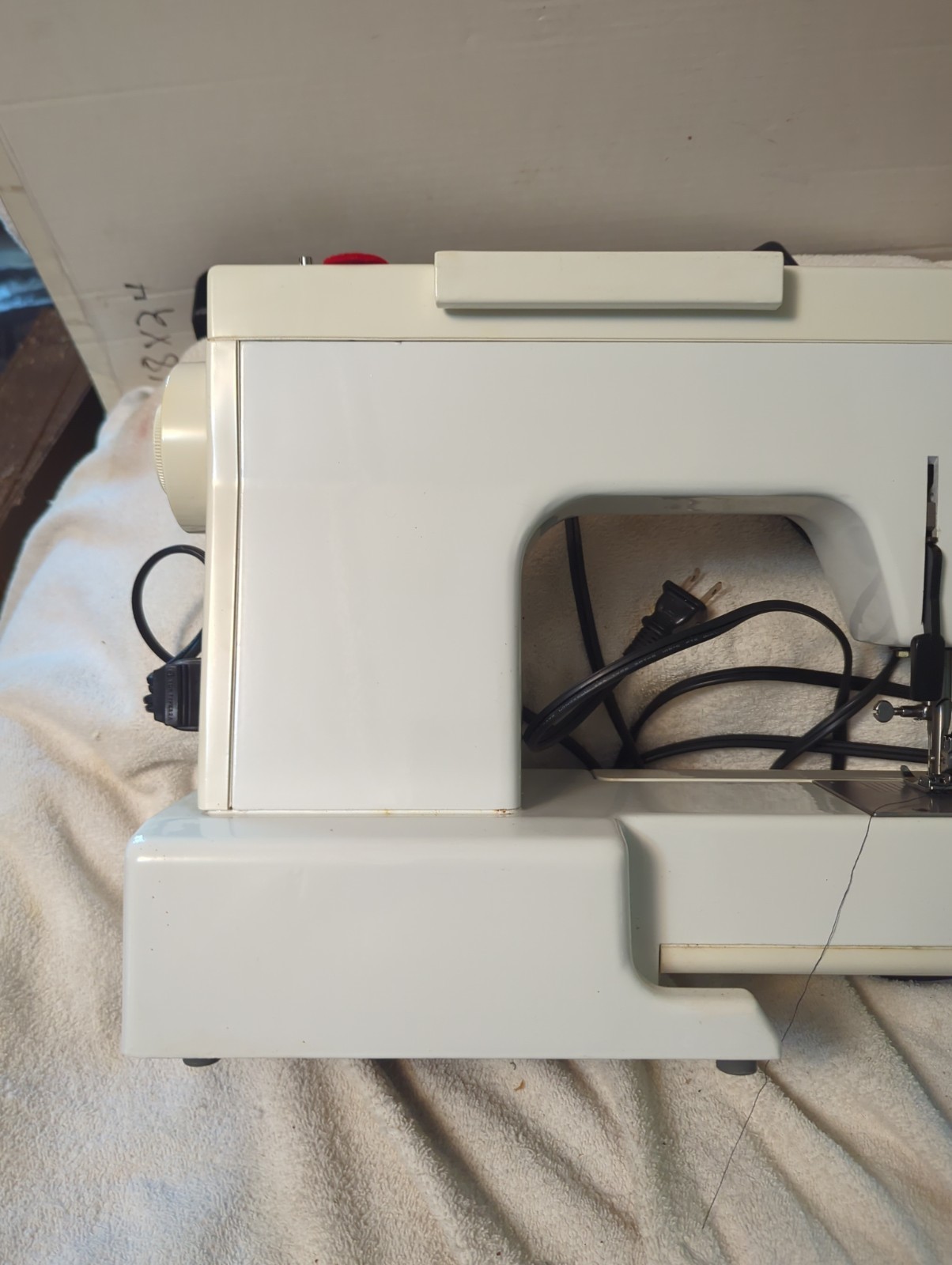 White heavy duty sewing machine, Model NO: 1766 Pre-owned Tested