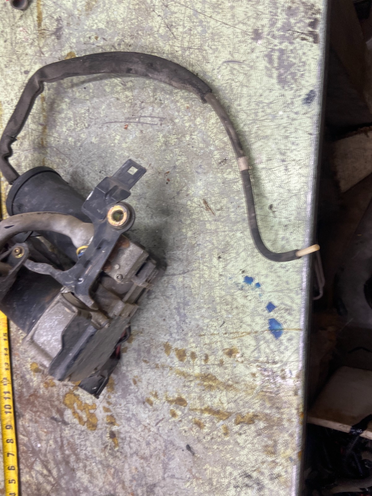 03-06 EXPEDITION SUSPENSION LEVELING PUMP