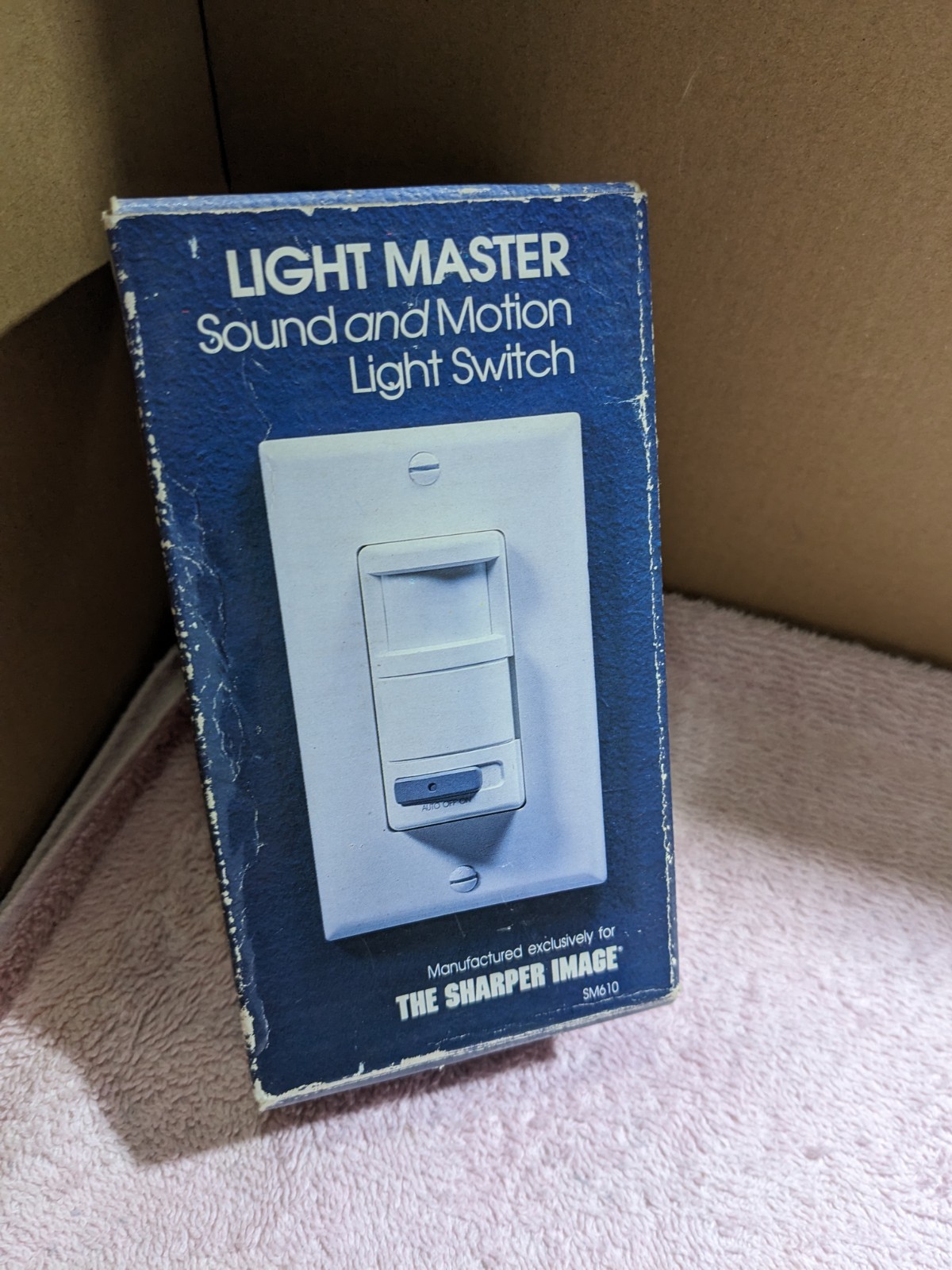 NEW OLD STOCK Light Master SM610 - Sound And Motion Light Switch - Sharper Image