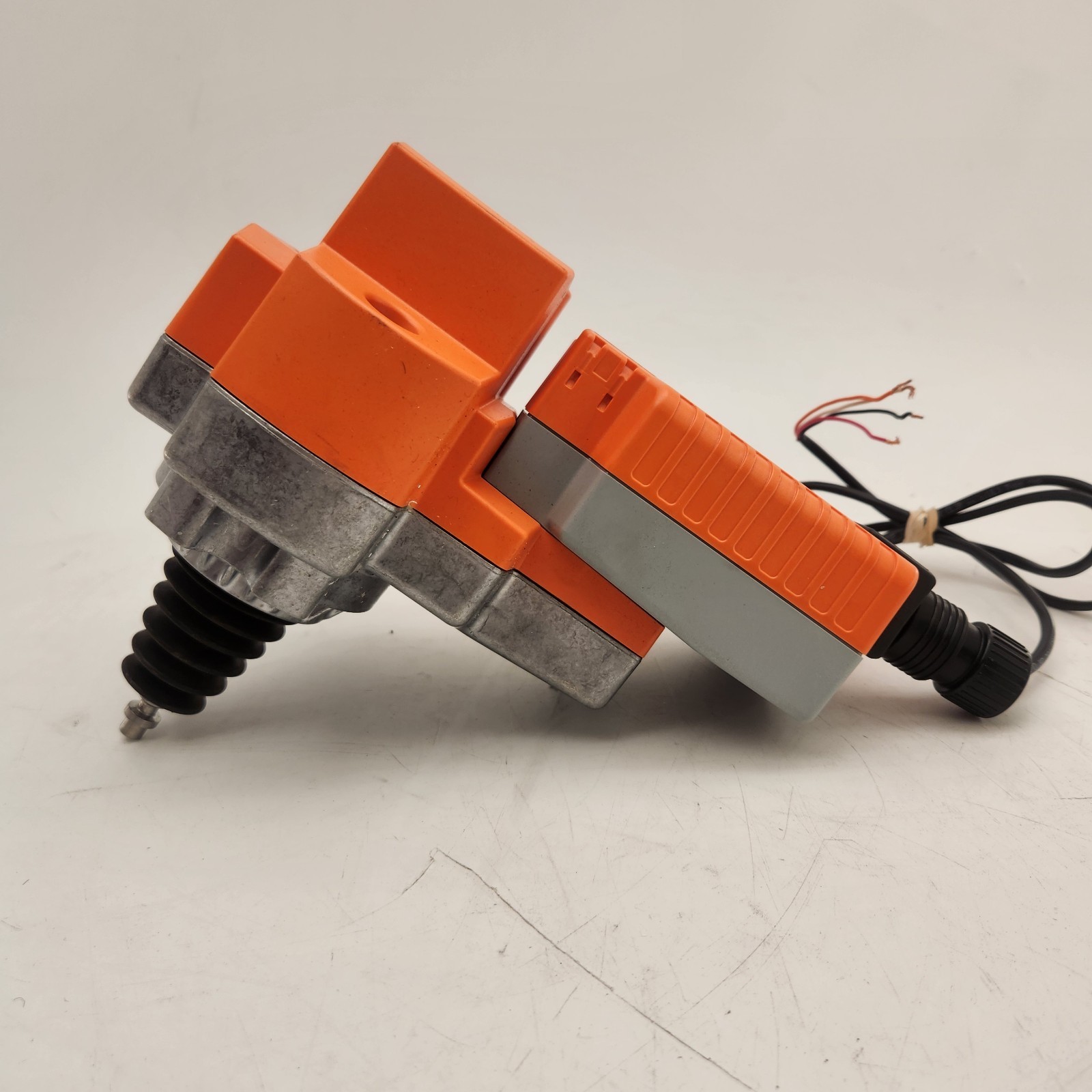 BELIMO AVKX24-MFT Valve Actuator | Pre-Owned, Untested