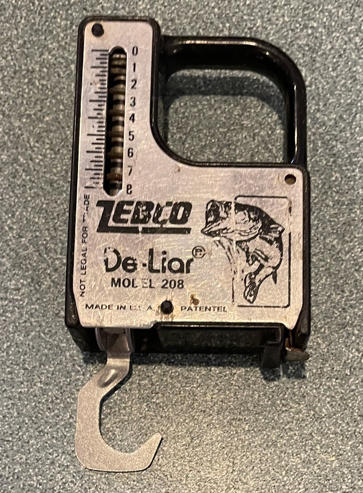 Vintage Zebco Fisherman's De-Liar Model 208 Tape Measure Weight Scale USA