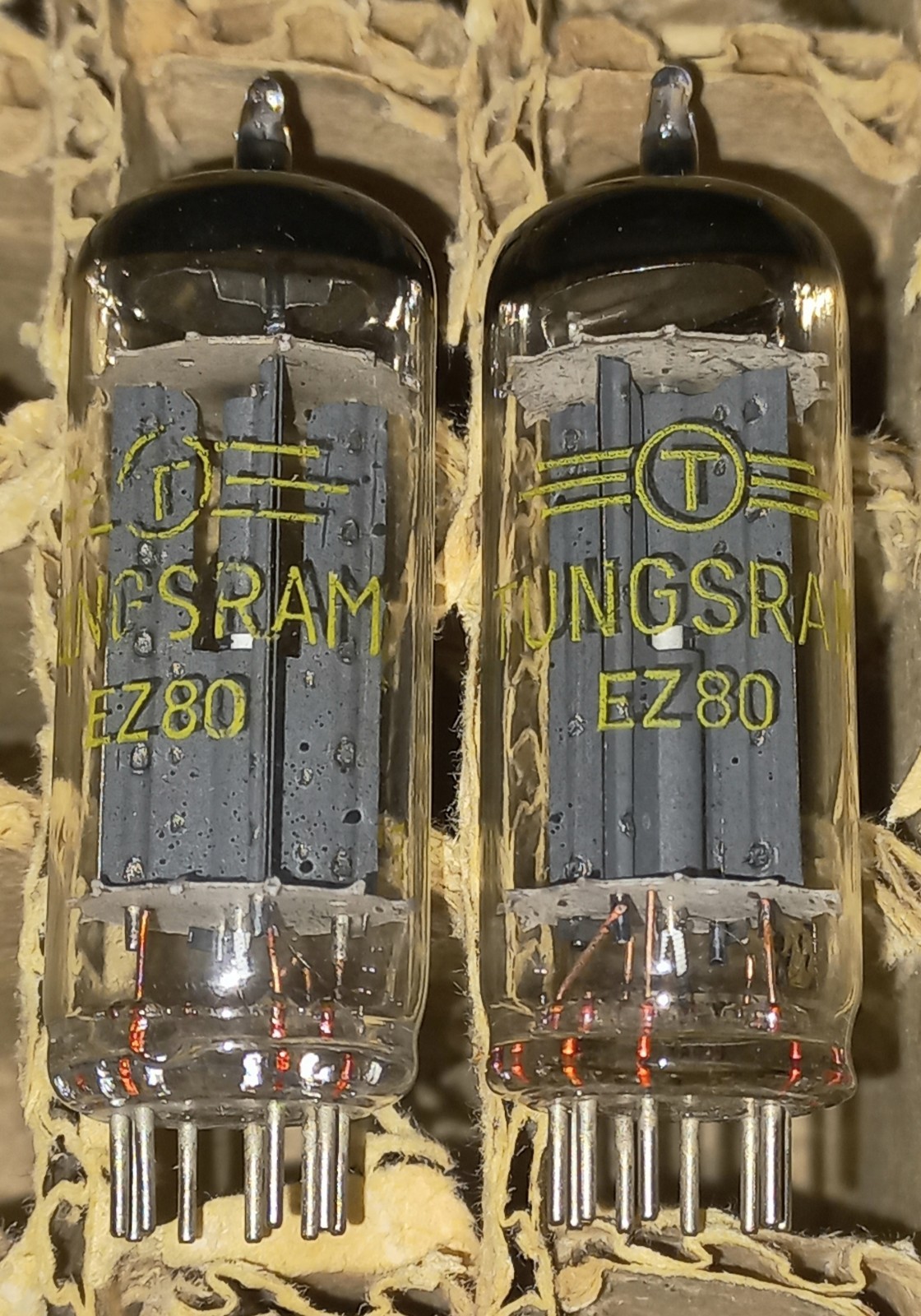 2 x Tungsram EZ80 Tubes