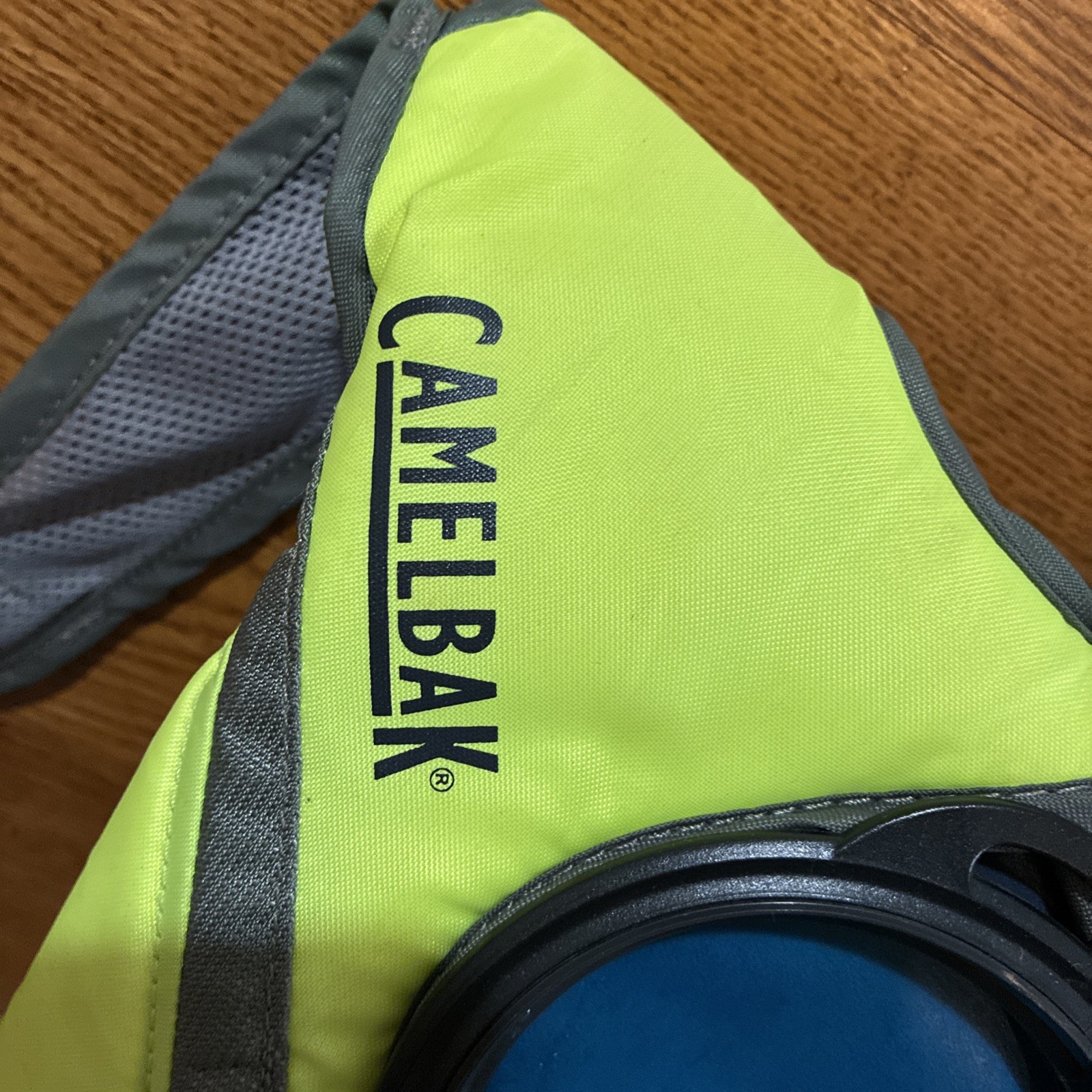 Camelbak HydroBak Hydration Pack 1.5 L Pre-owned Yellow & Gray