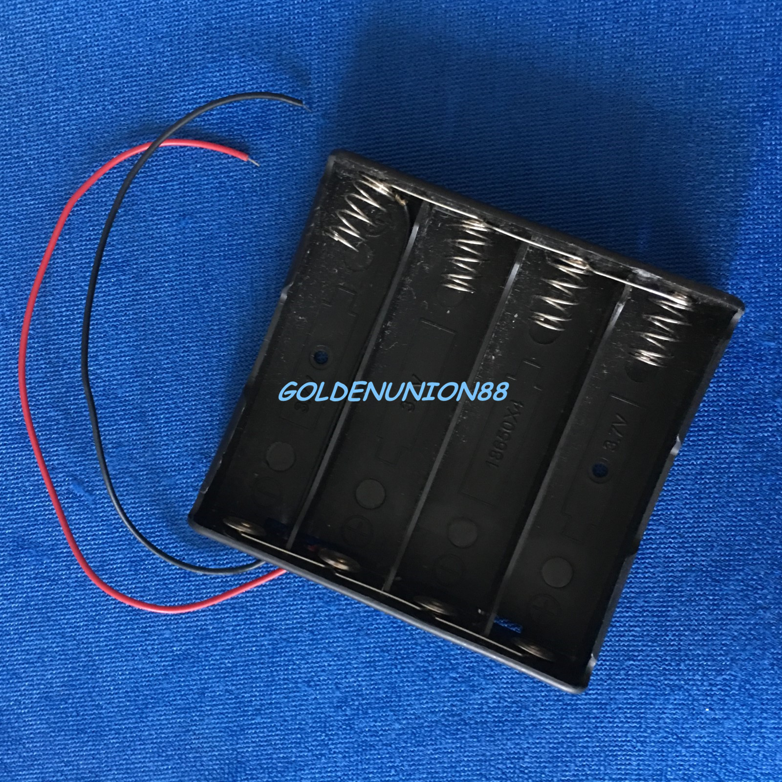 Plastic holder connecting box for 4P18650 4PC 18650 Parallel to 3.6V 3.7V 3.2V