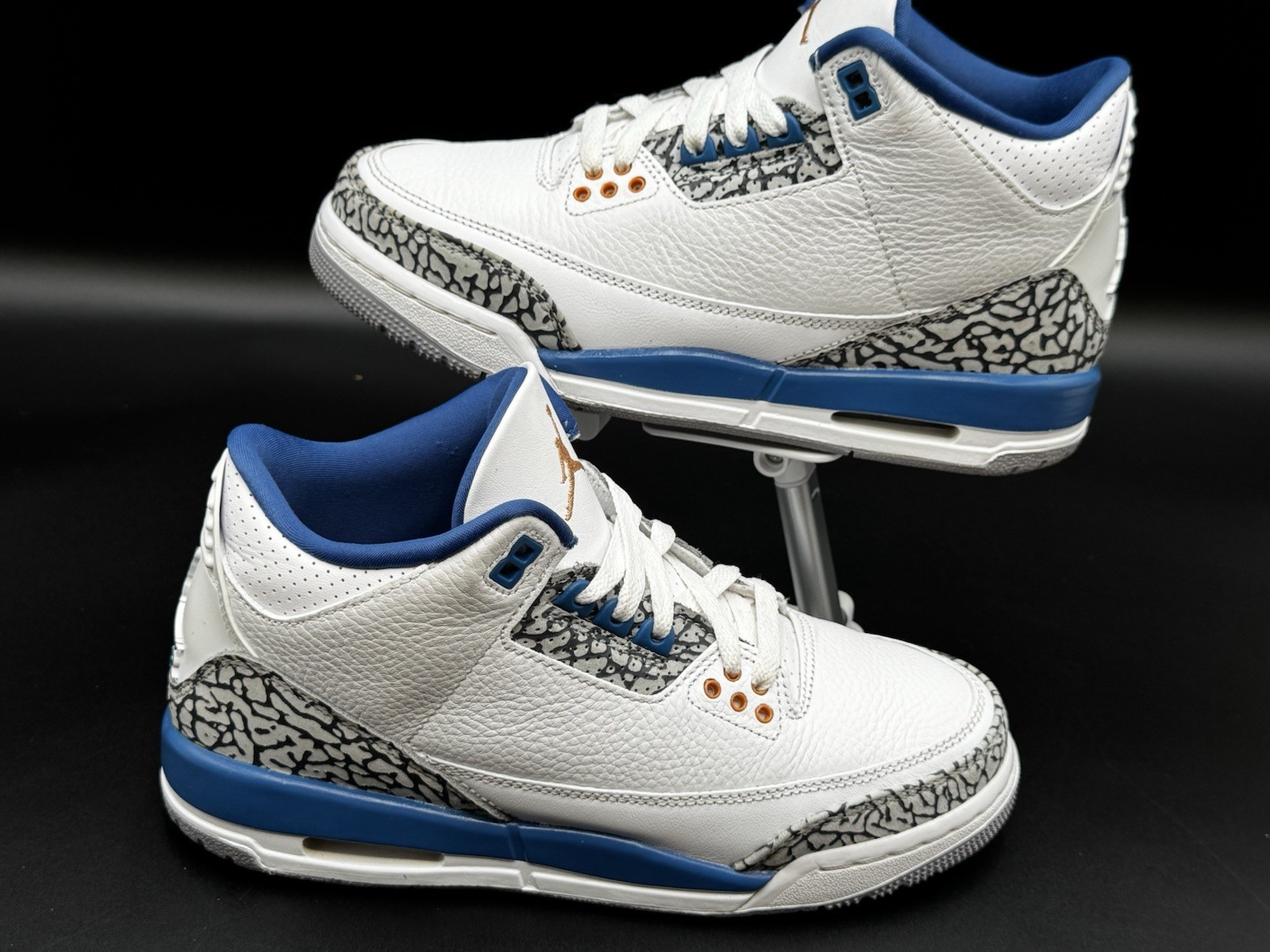 Size 8 - Jordan 3 Retro Mid Wizards shoes With Box! 🪄