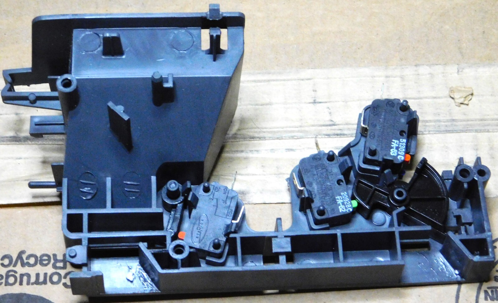 Amana Menumaster 56002003 OEM Interlock Switch Assembly