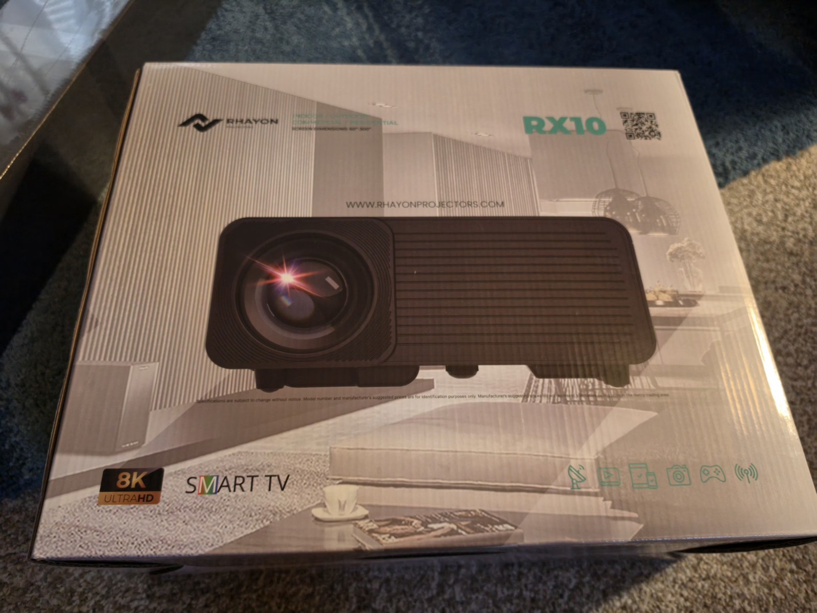 Rhayon Rx10 Projector and Screen