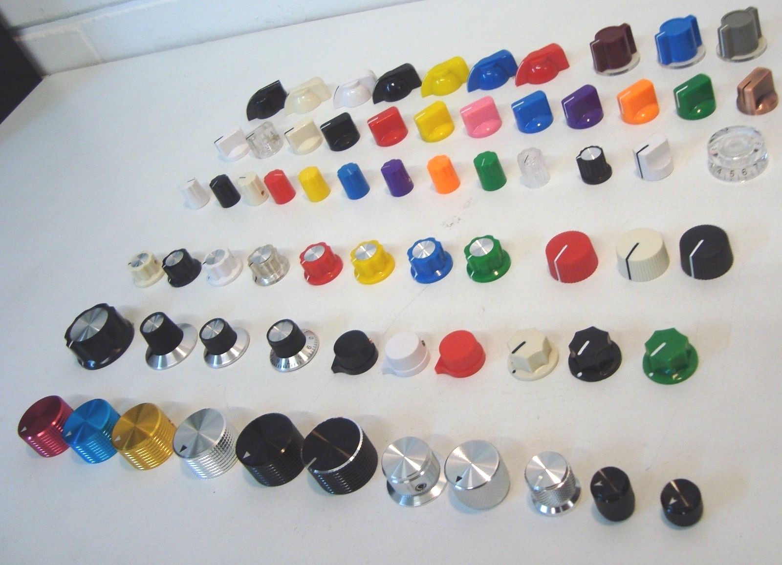 Pointer Knobs for Instruments Effects Pedals Amplifiers Guitars Projects Knobs