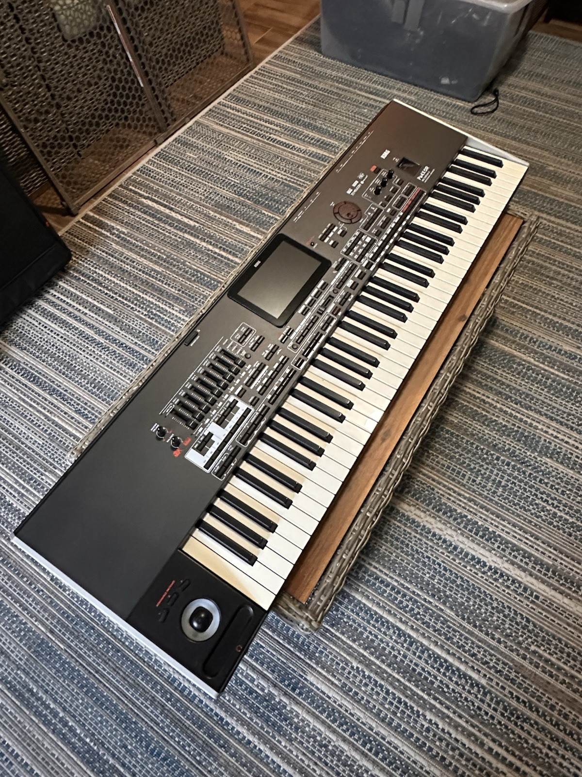 Korg PA4X MG2, MGII Workstation Keyboard 76-Key, Oriental, Box, Mint Condition