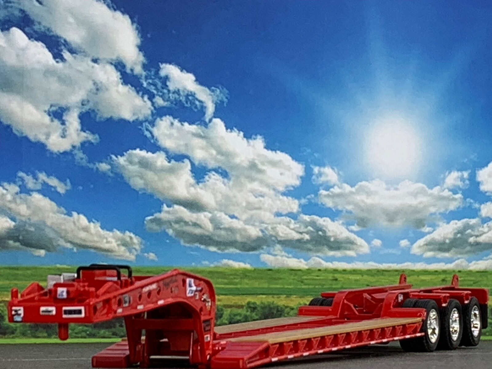 1/64 DCP RED FONTAINE MAGNITUDE LOWBOY TRI-AXLE TRAILER