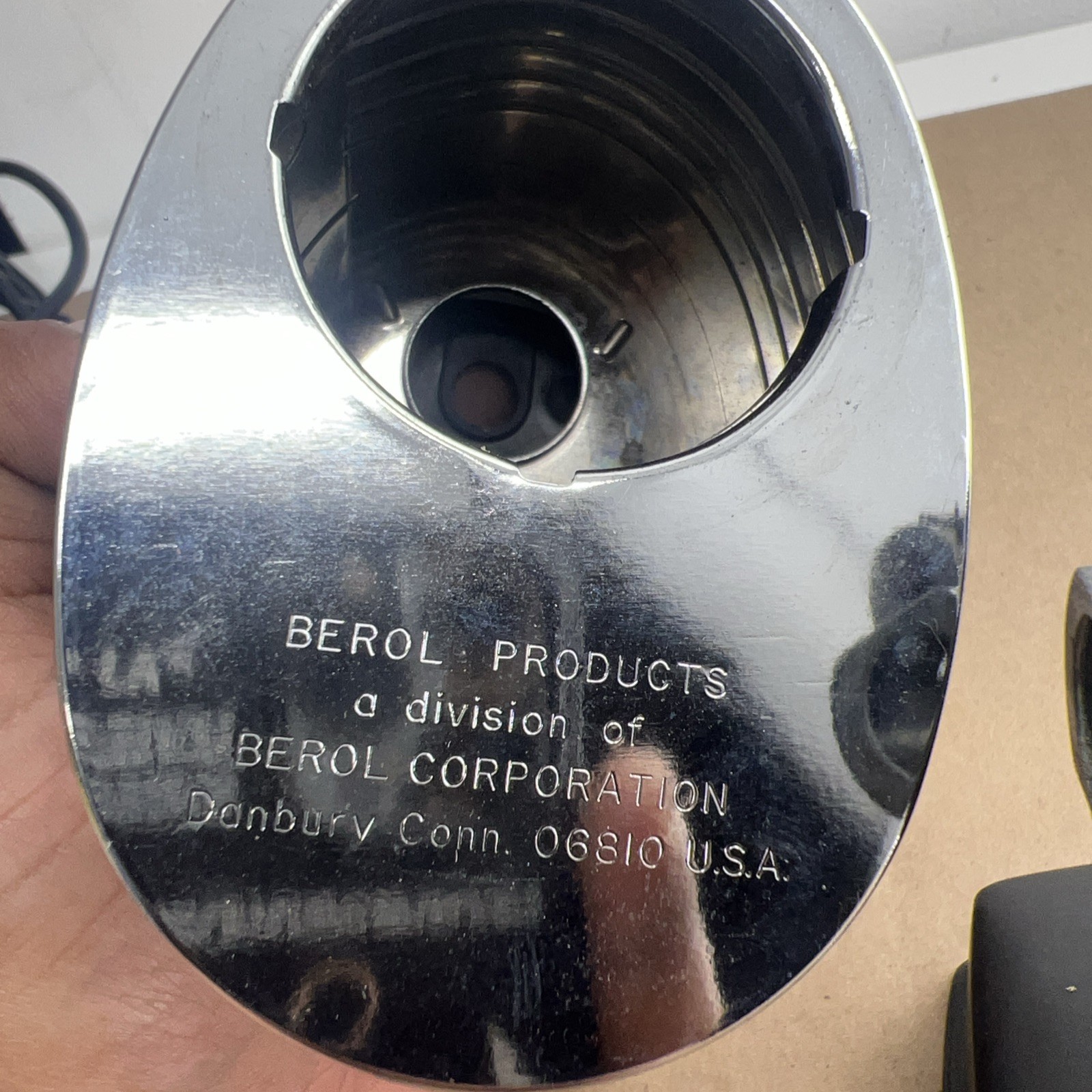 Vacu Hold V-10 Apsco Pencil Sharpener Type 3A