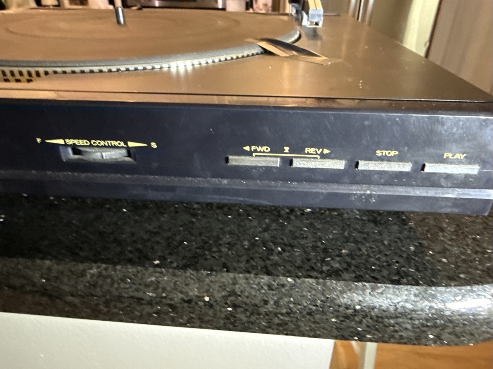 Vintage Mitsubishi Fully Automatic Linear Tracking Turntable LT-76
