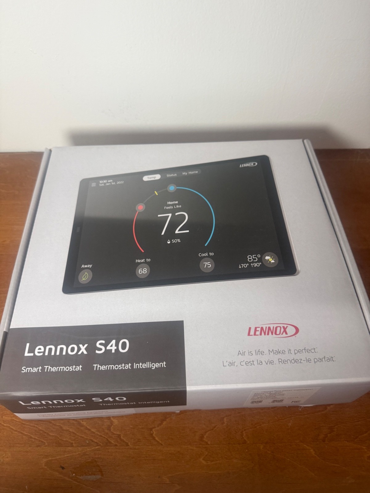 Lennox S40 (22V24) Smart Thermostat with Touchscreen