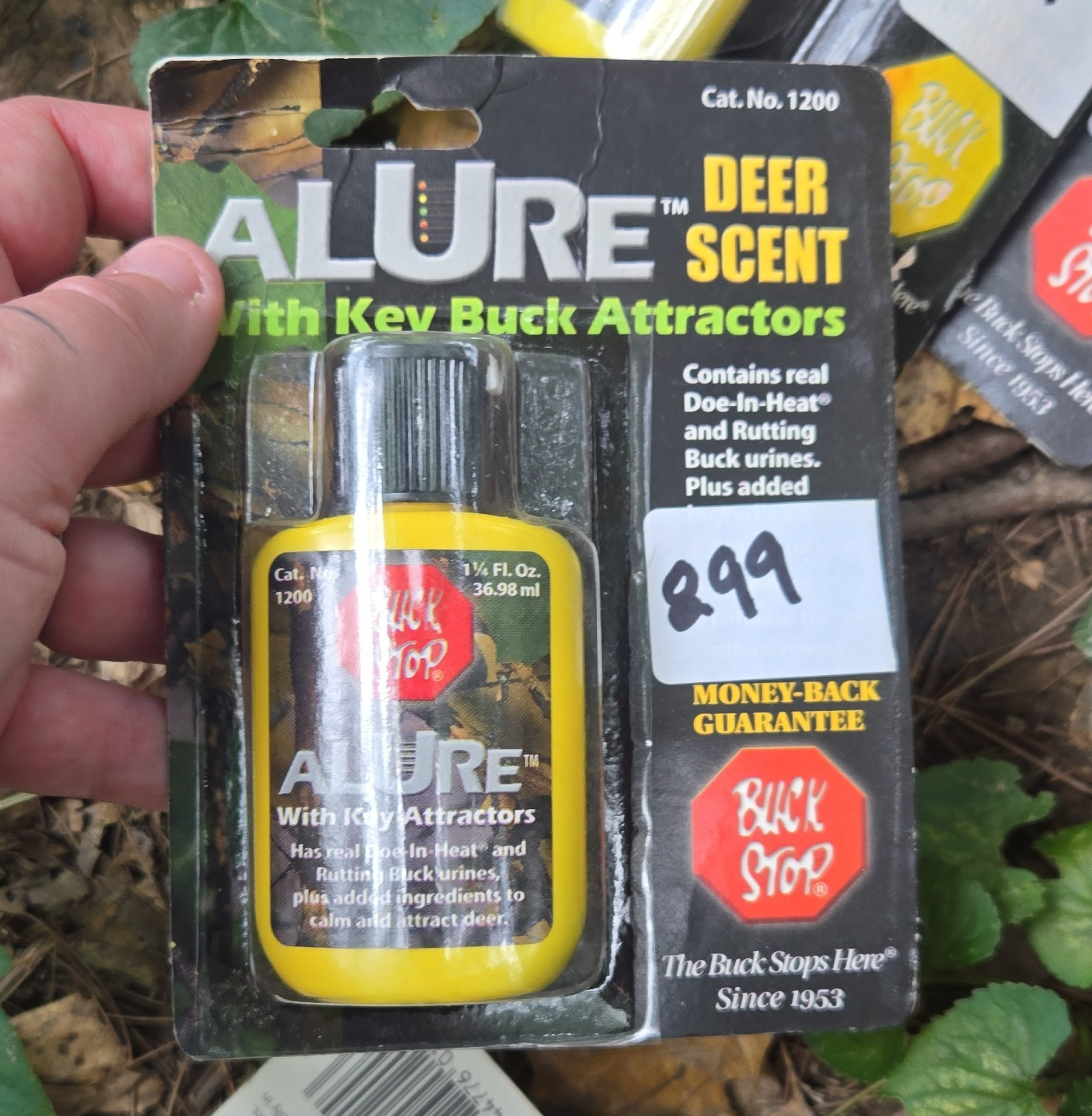 Buck Stop Alure Deer Scent Lure/Attractant with Kev Buck Attractors 1 1/4 oz