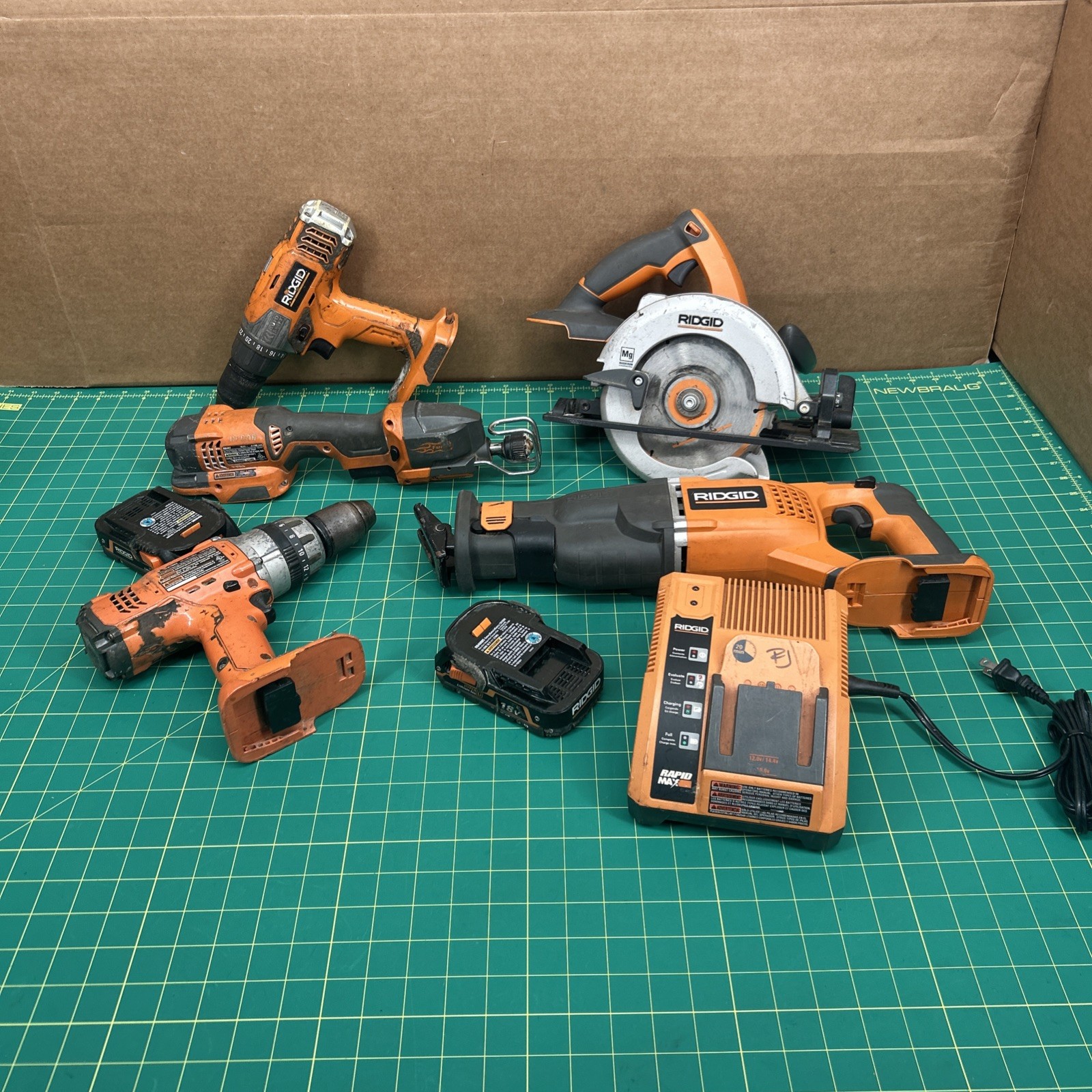 RIDGID 18V Hammer Drill Circular / reciprocating saw Battery X2 & Charger R86447