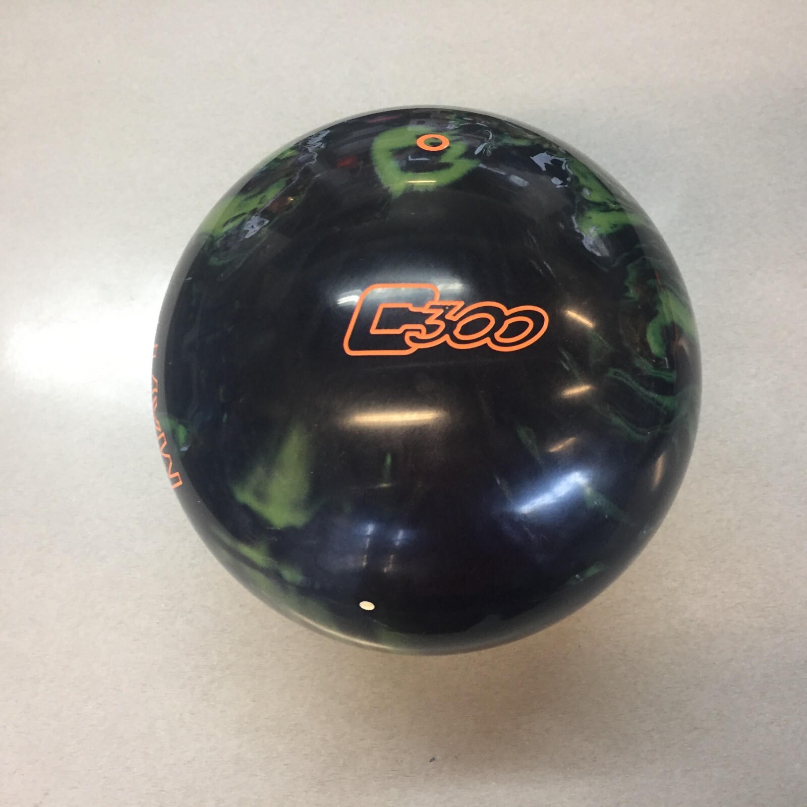 Columbia 300 Madness BOWLING ball 16 lb 1ST QUALITY new in box #130b