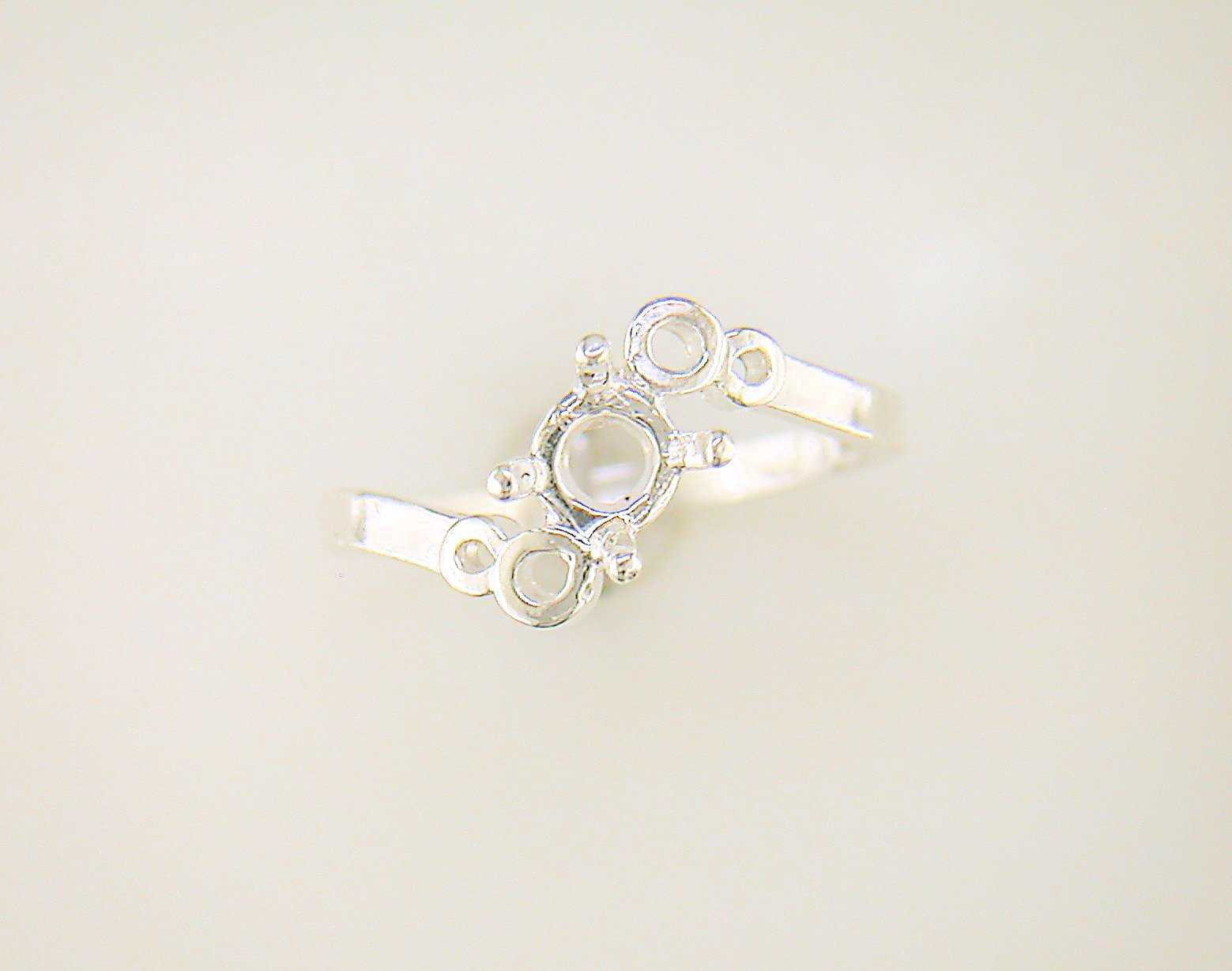 5 mm Round Swirl Shank Solitaire Ring Setting Sterling Silver