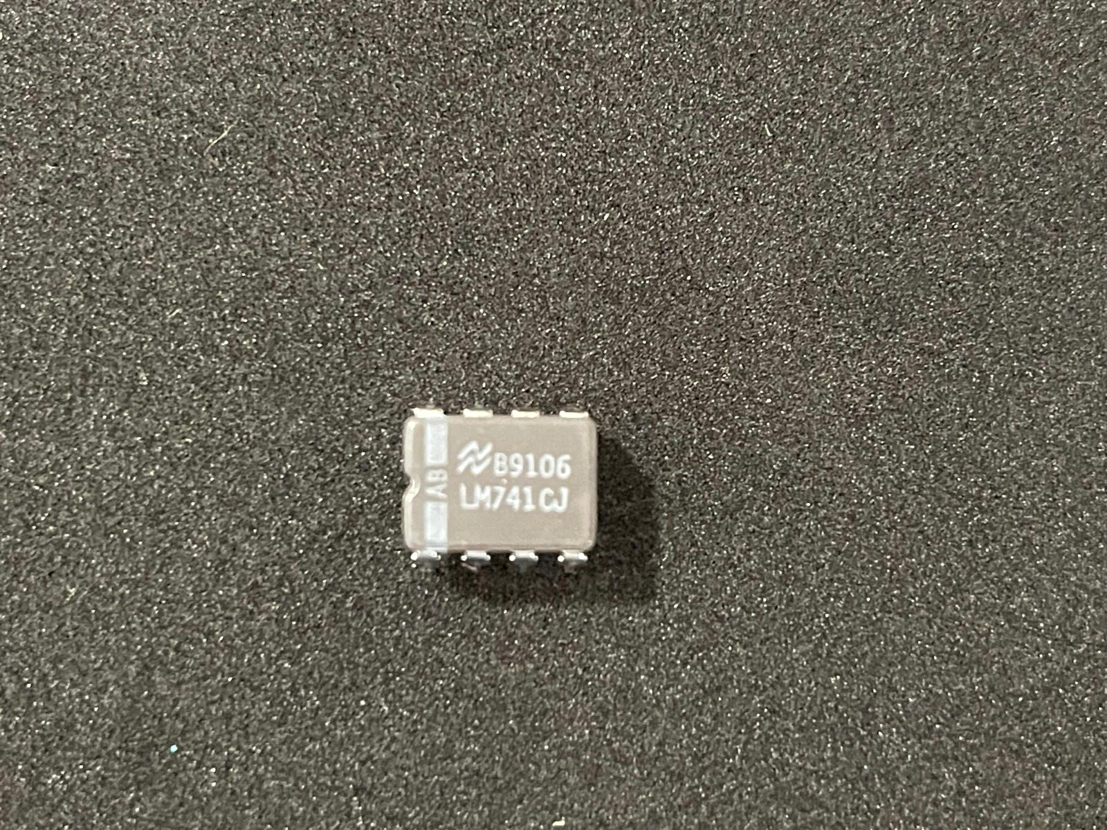 LM741CJ OPERATIONAL AMPLIFIER 8-PIN CERAMIC DIP NATIONAL SEMI (LOT OF 1)