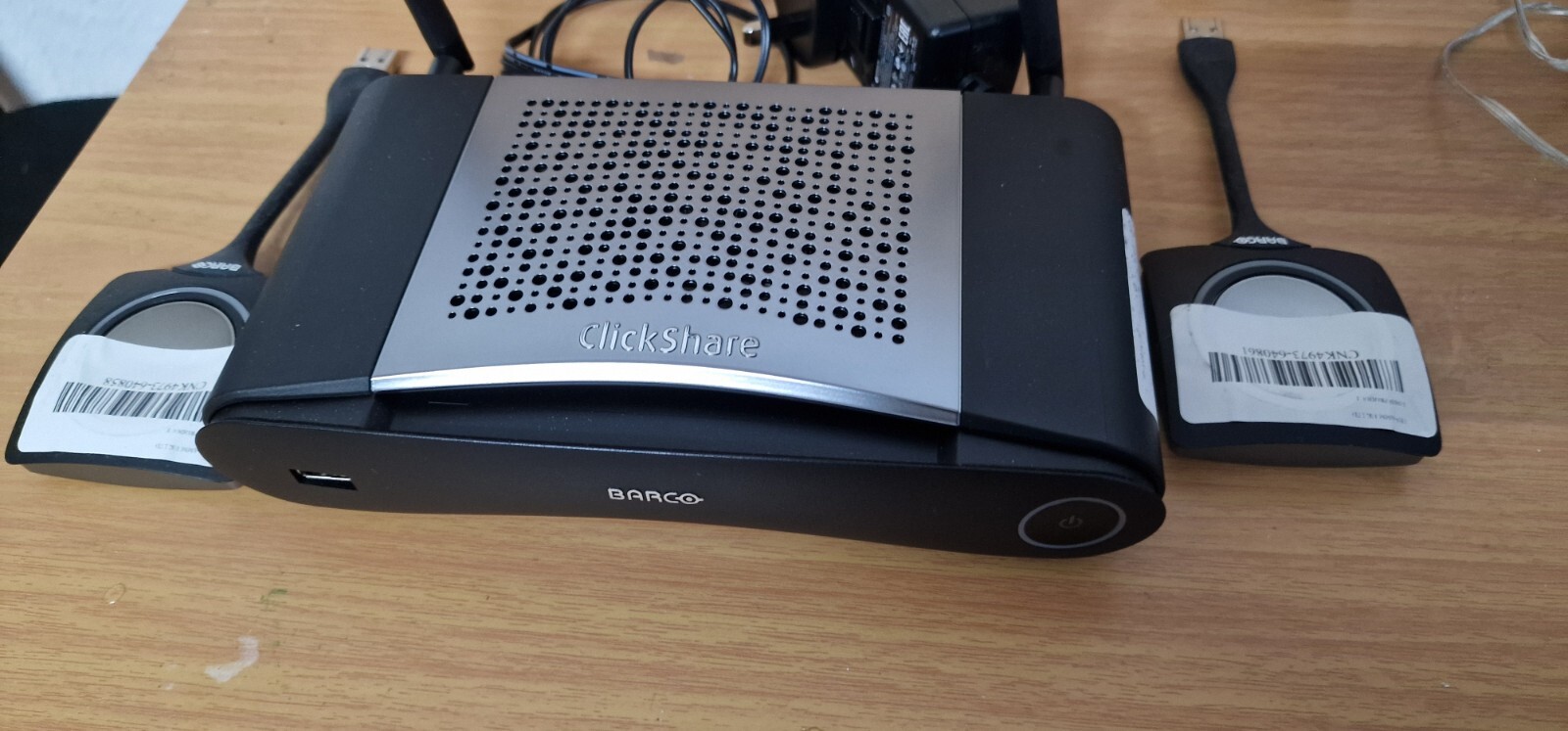 Barco ClickShare CSE-200 Wireless Presentation System bundle.Blak R9861520 ..