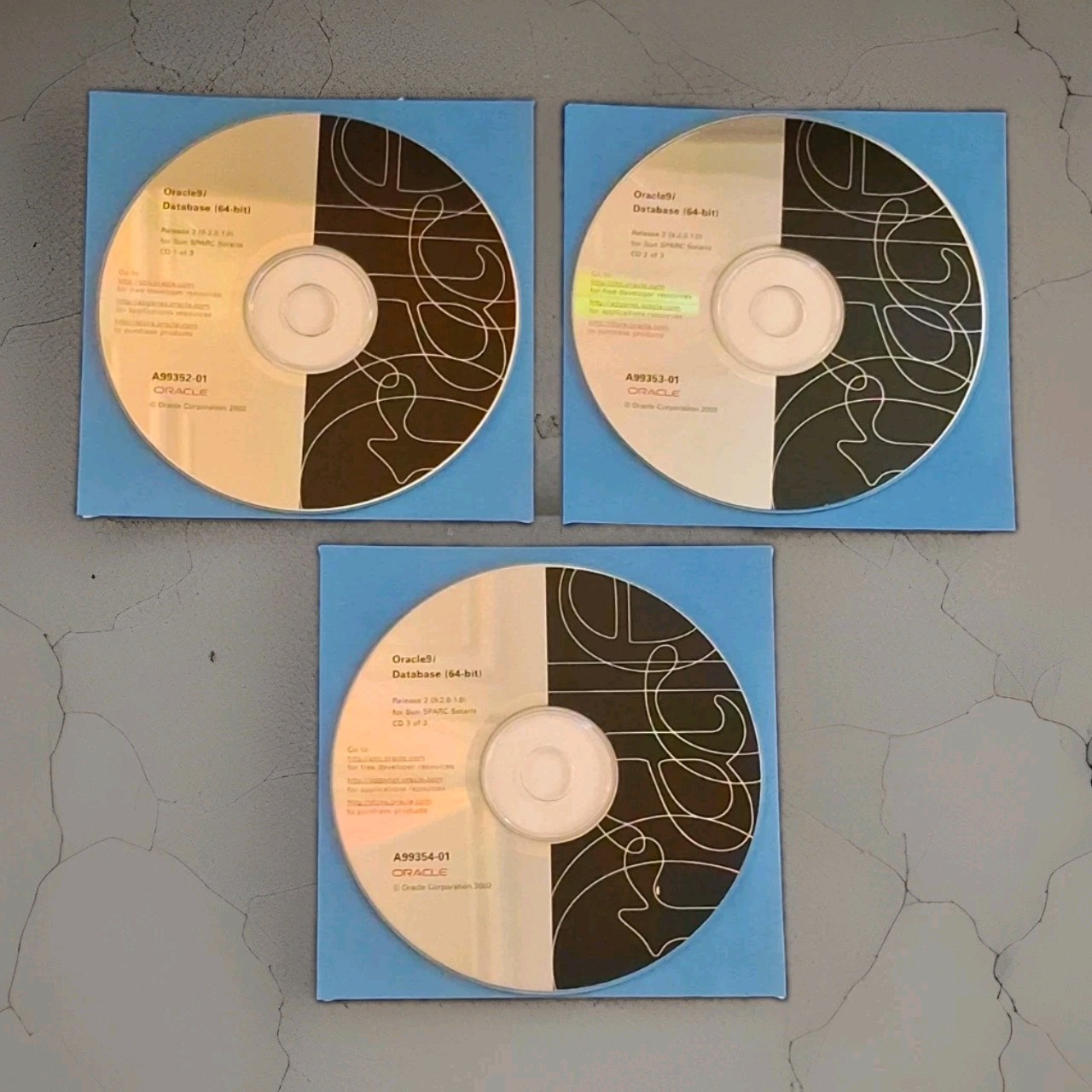 Oracle9i Database Release 2 64-bit SPARC & Solaris 3CDs set 9.2.0.1.0 Scarce