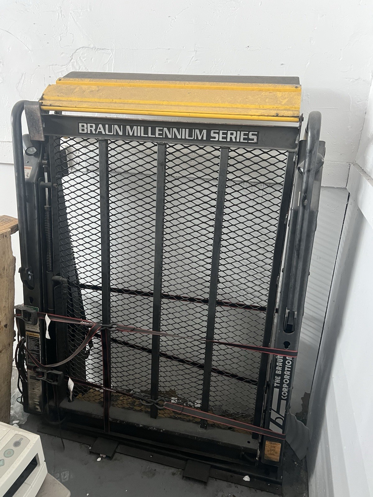 Braun Millennium Series Lift