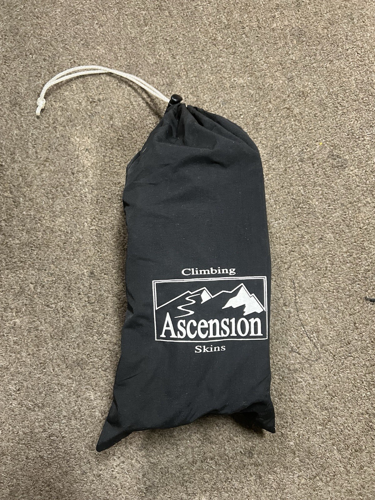 ASCENSION NYLON CLIMBING SKINS FOR SKIS BLACK NEW