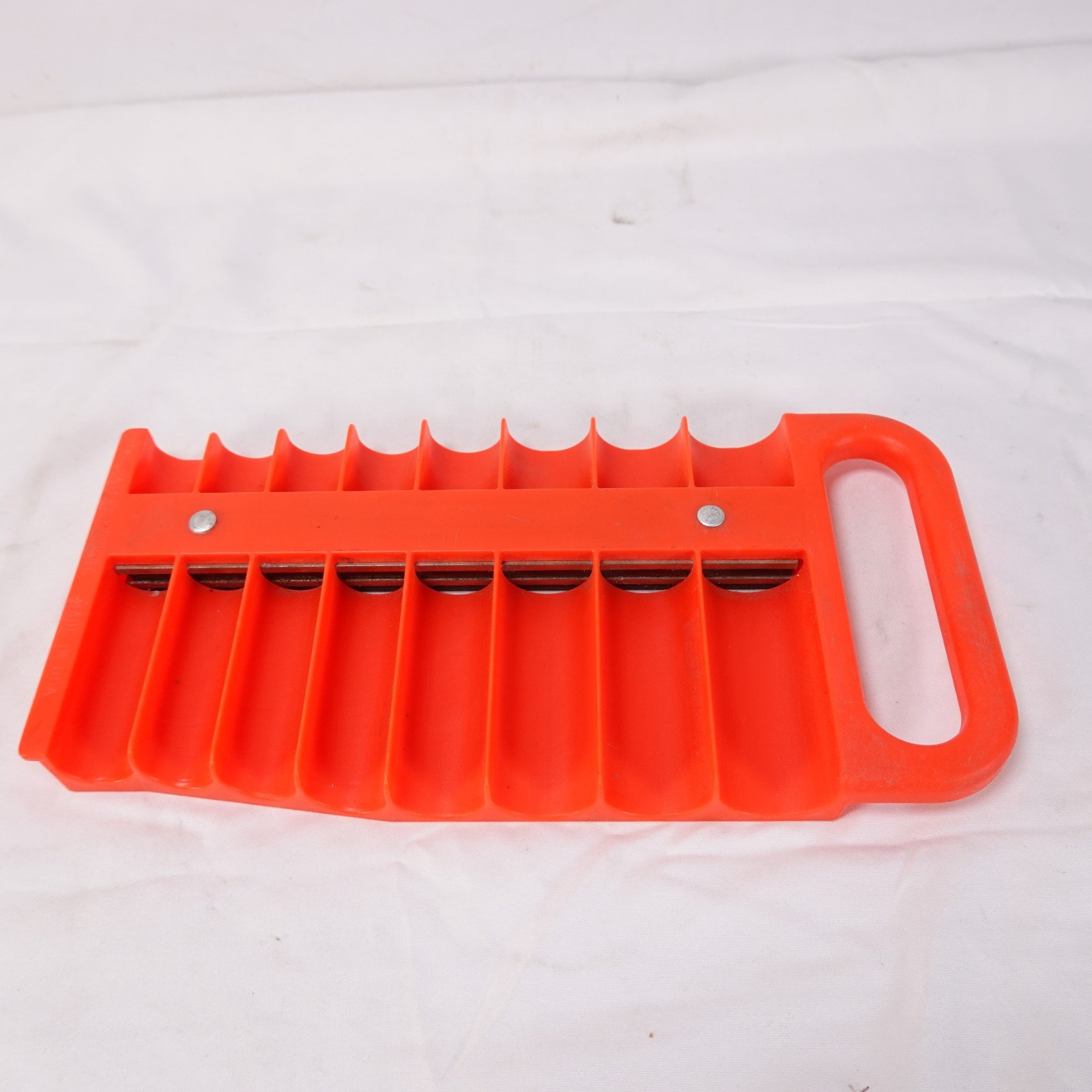 Lisle Red Small 3/8 inch Magnetic 16 pc Socket Holder