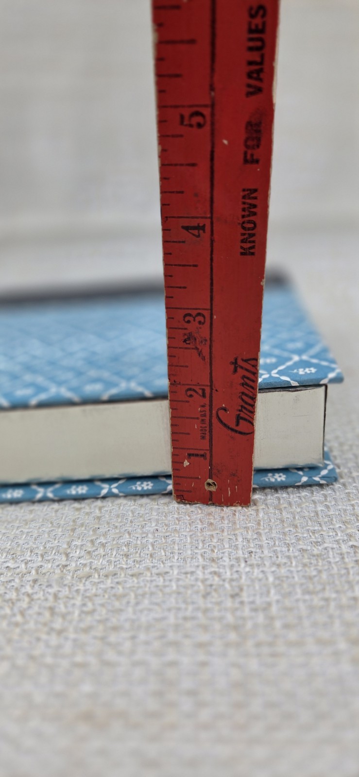 Vintage Reader's Digest Hide Away Book Keepsake Secret Storage Box Felt Lined