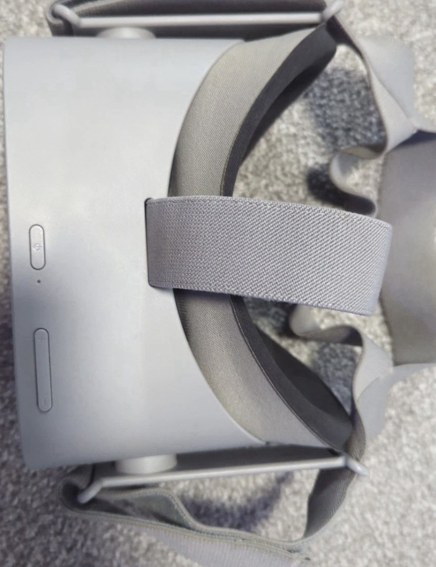 Oculus Go Standalone Virtual Reality Headset (Headset Only)