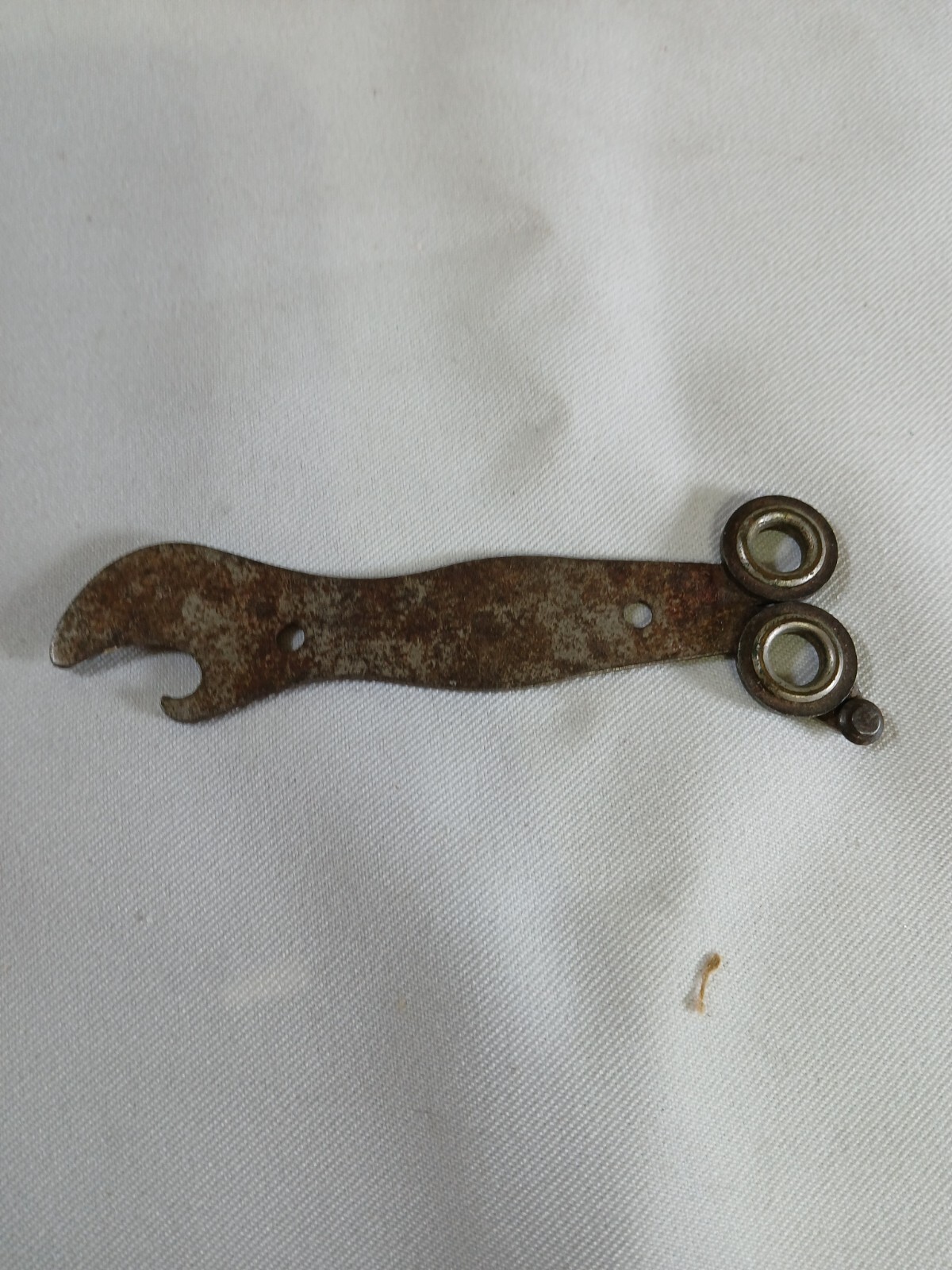 VINTAGE APEX BOTTLE OPENER