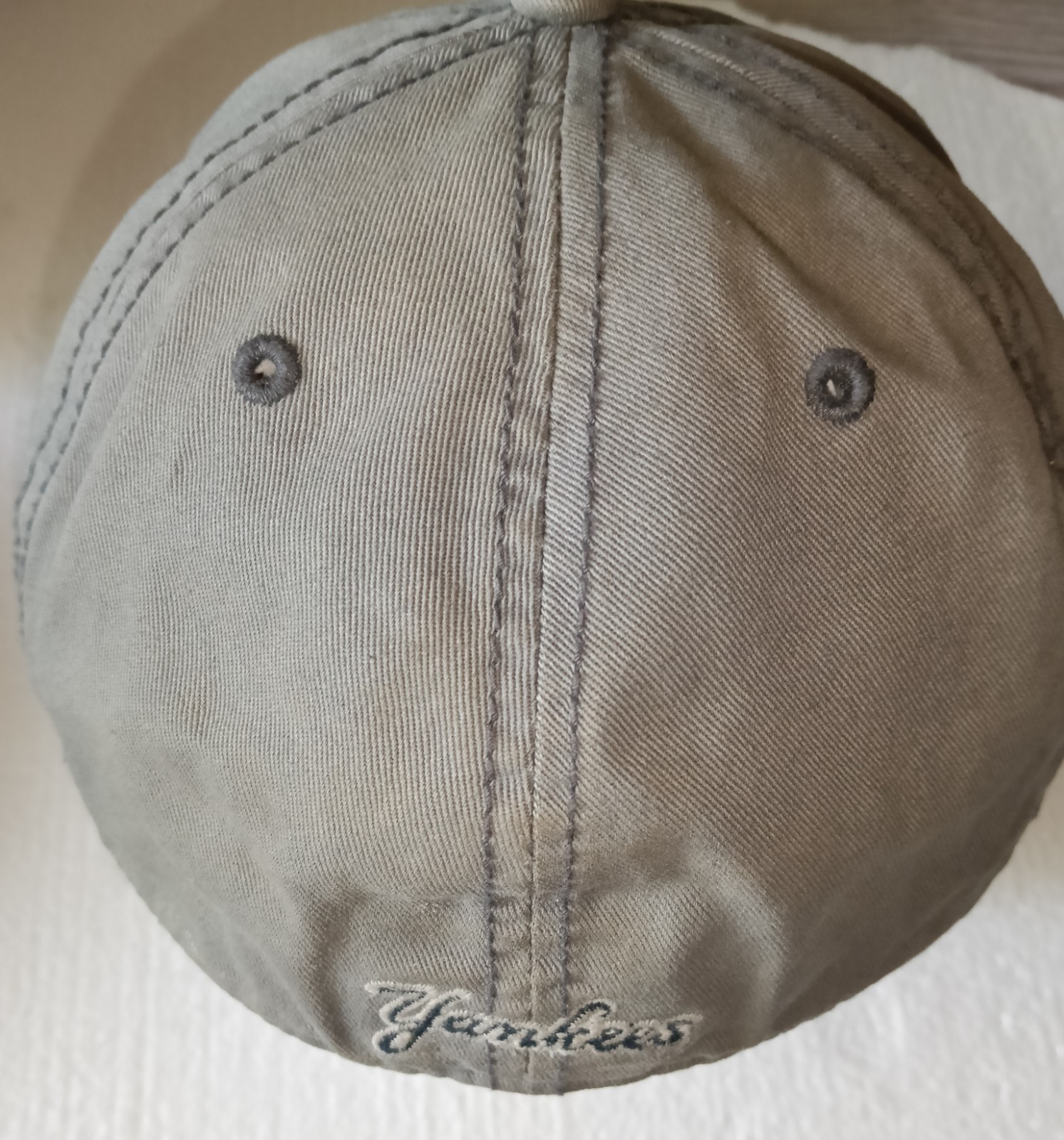 Derek Jeter Signed Autographed Hat ( NO COA)
