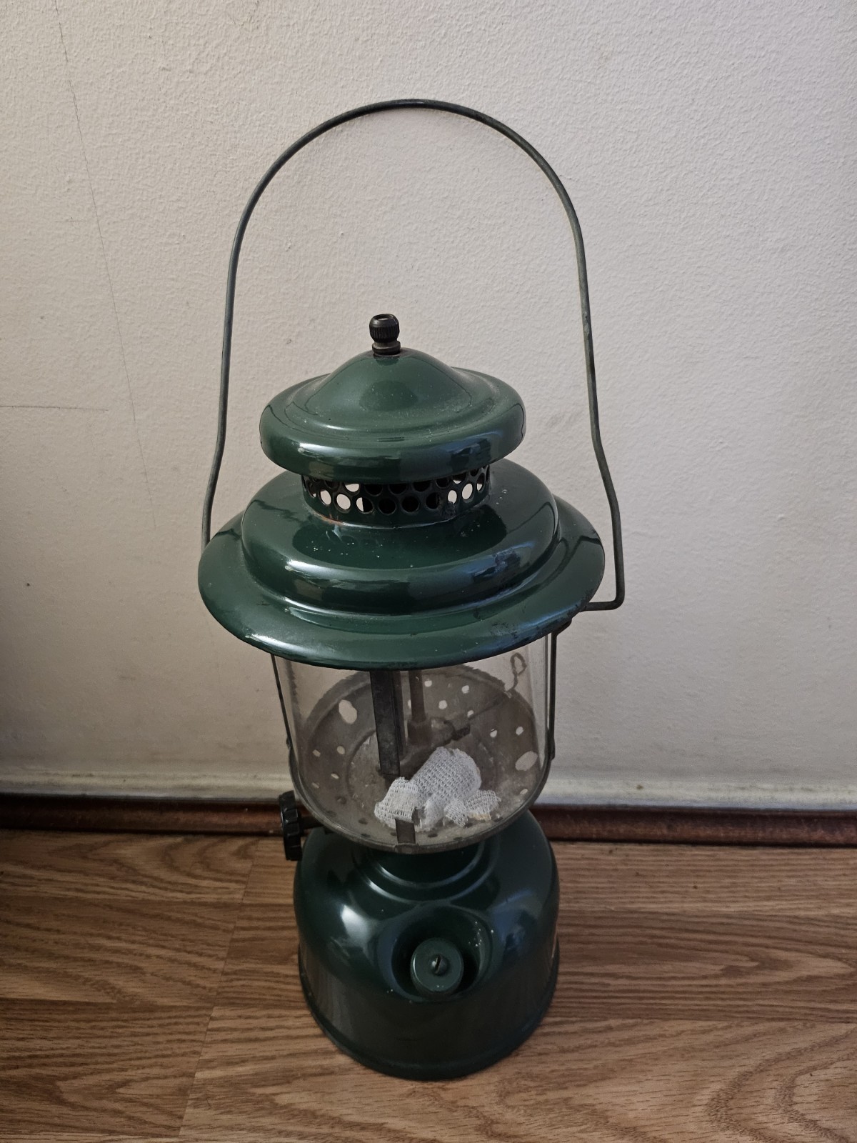 🔥  Vintage Green Coleman  Lanter With Green Metal case