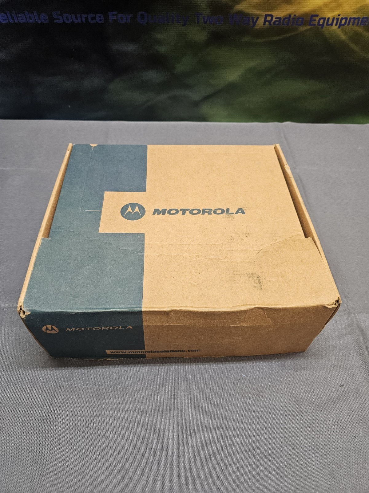 NEW Motorola HT1250 136-174 MHz VHF Two Way Radio with Charger AAH25KDF9AA5AN