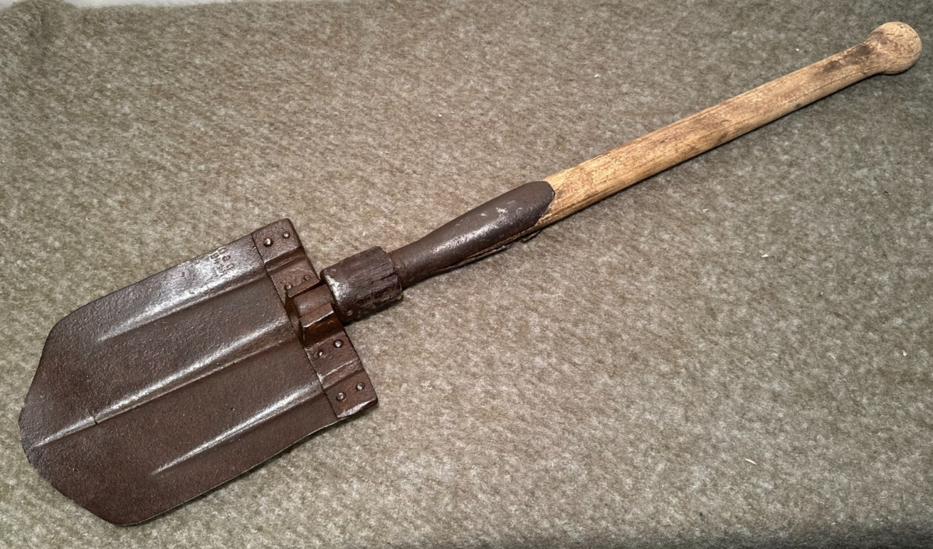 WW2 German Entrenching Tool “daq 1941 H” Klappspaten Shovel – Heer Issue WH