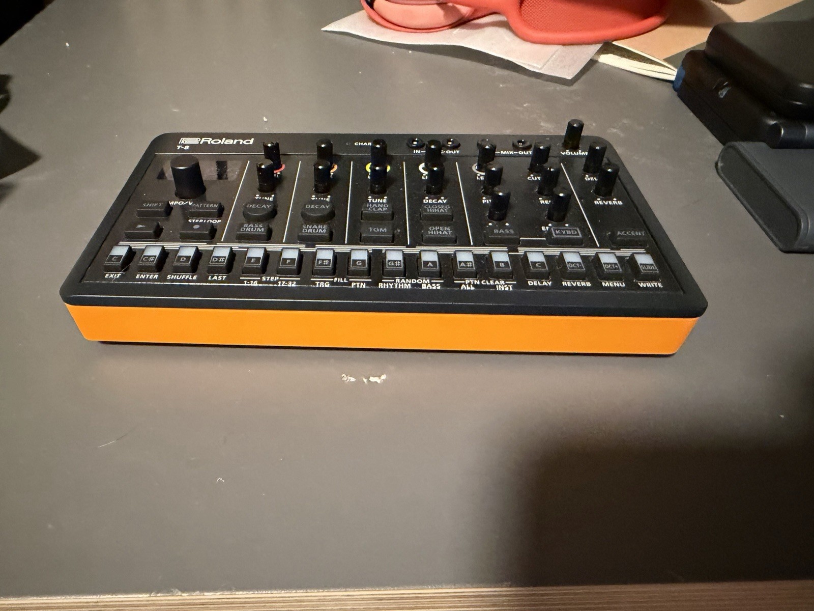 Roland T-8 Digital Drum Machine Synth w/ Sequencer, 16 Keys, USB MIDI Sync