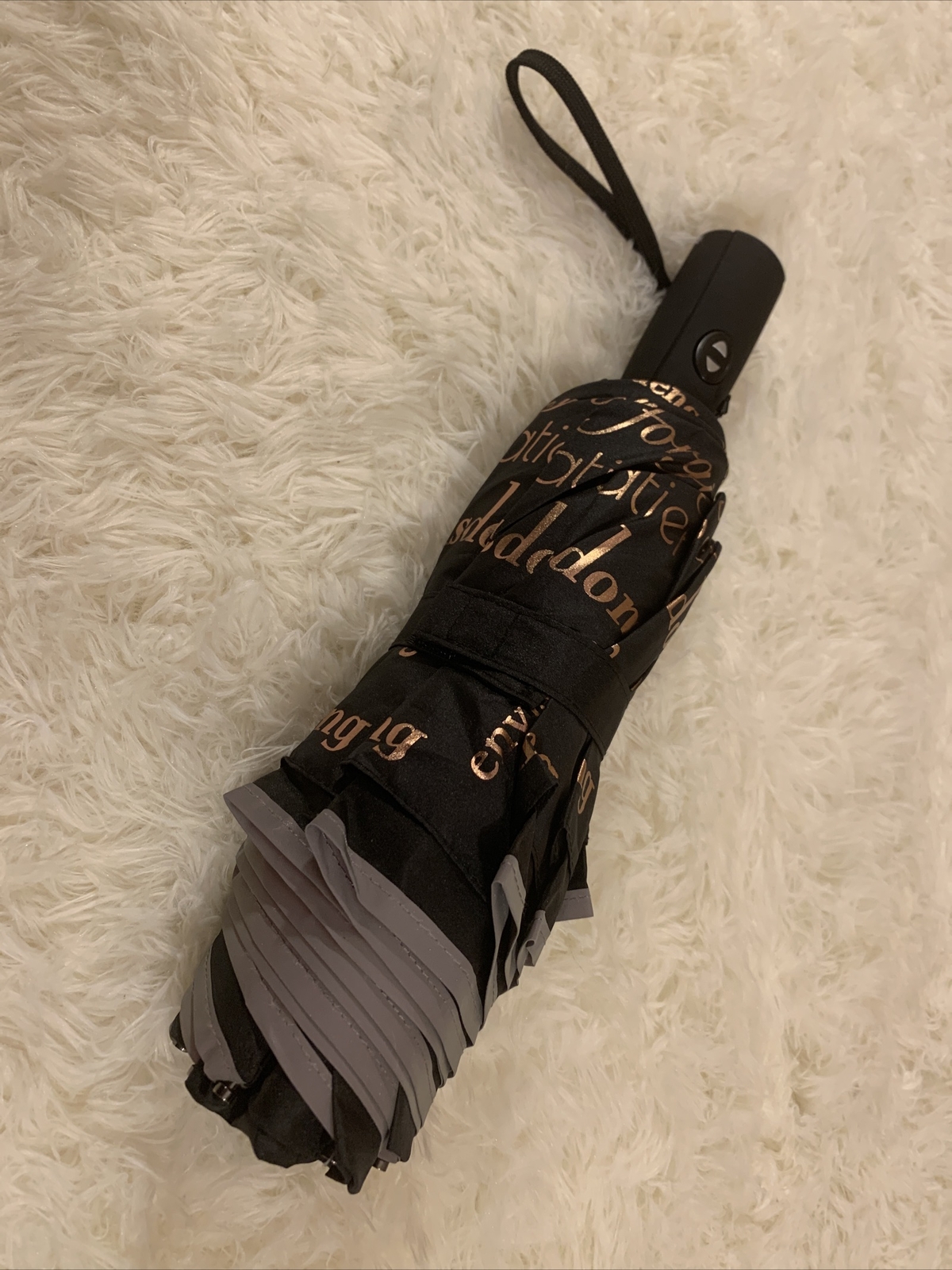Revers-A-Brella Auto-Open Umbrella W Reflective No Drip Border Inspiration
